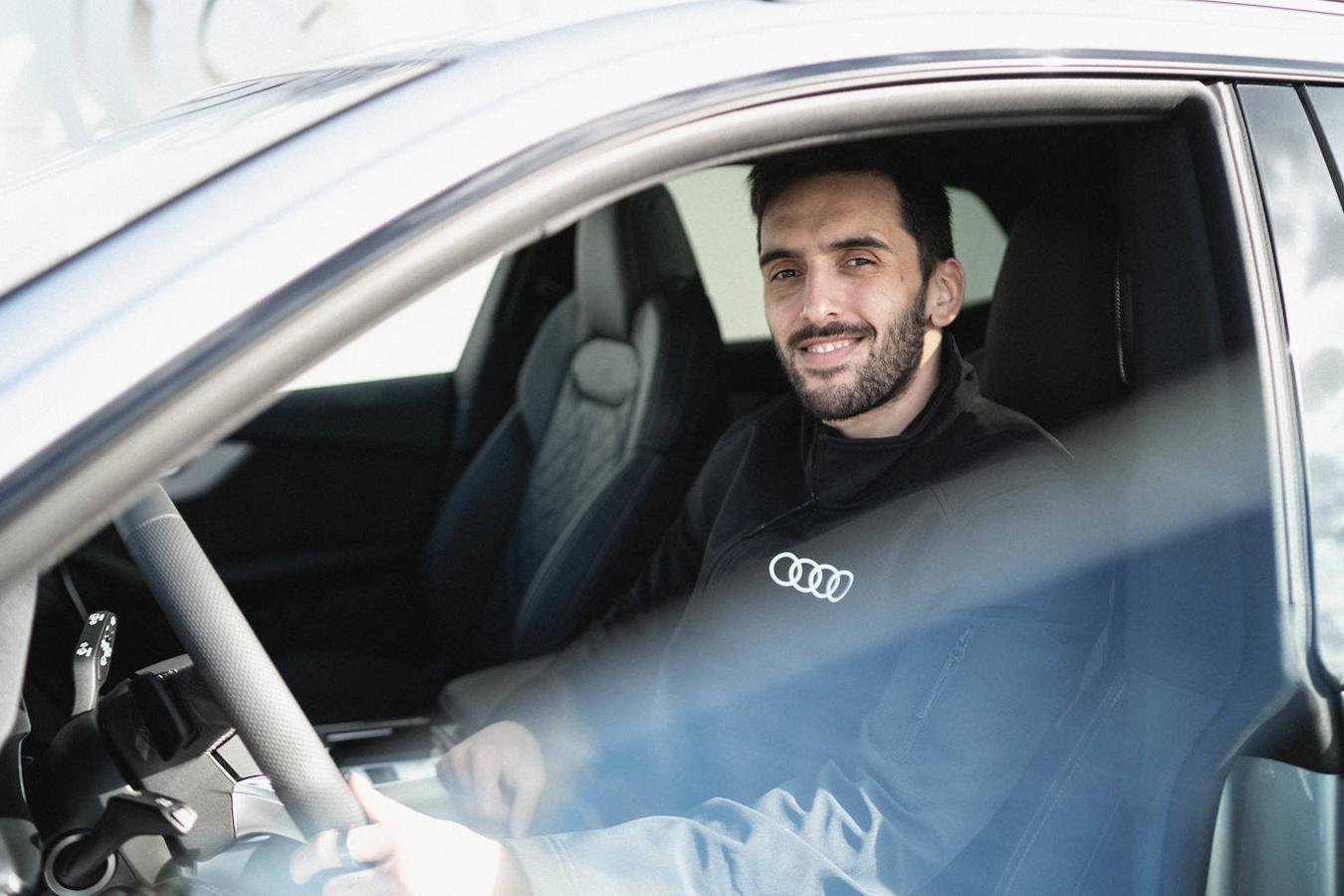 Los coches de la primera plantilla del equipo de baloncesto del Real Madrid, en imágenes