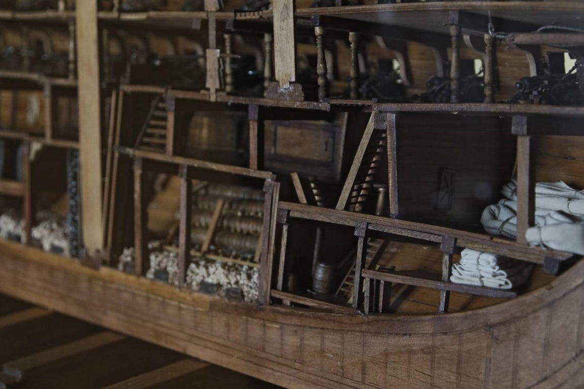 El poder naval español se muestra en la Torre del Oro