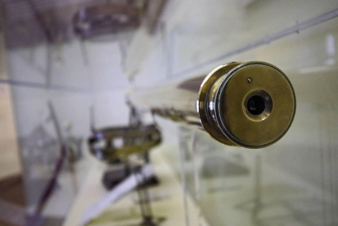 El poder naval español se muestra en la Torre del Oro