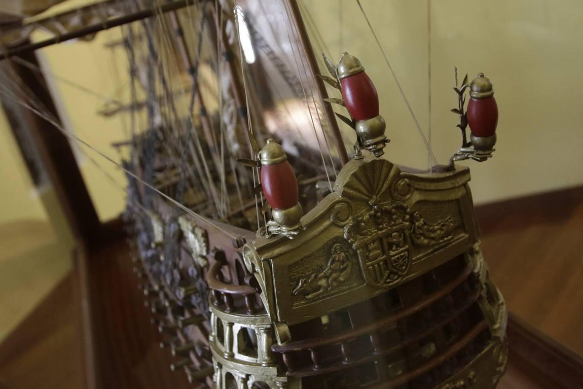 El poder naval español se muestra en la Torre del Oro