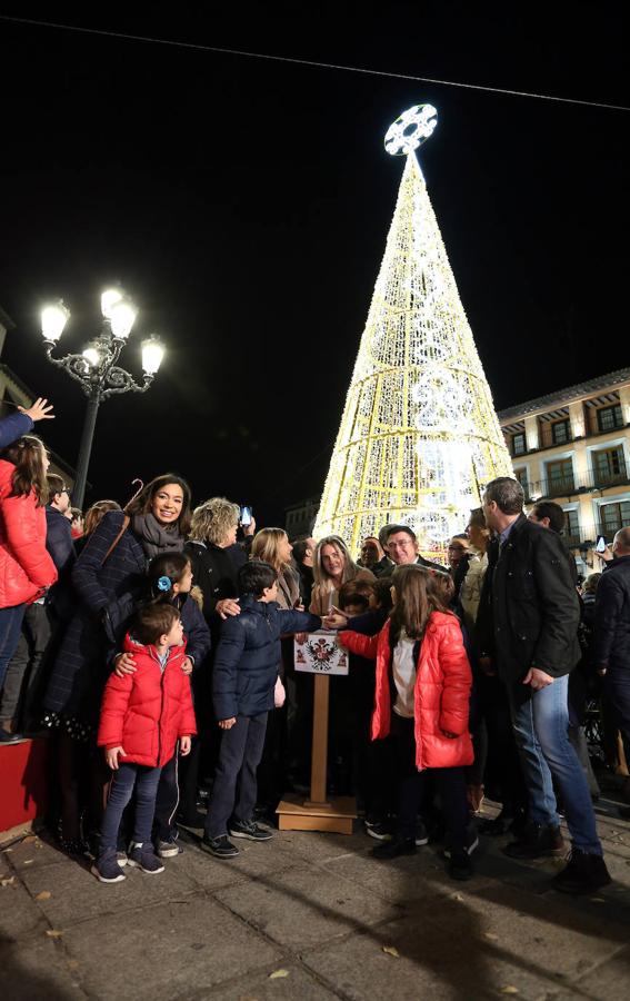 Momento del encendido del alumbrado navideño. 
