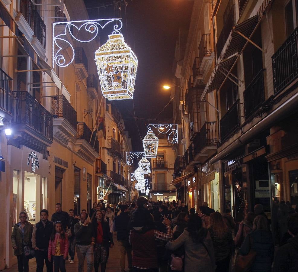 Fotogalería: Navidad, una fiesta permanente en las calles de Sevilla