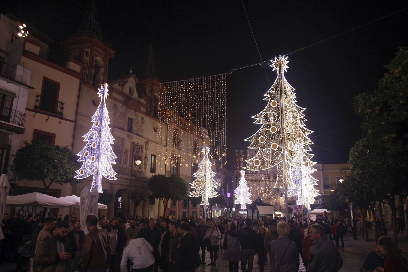 Fotogalería: Navidad, una fiesta permanente en las calles de Sevilla