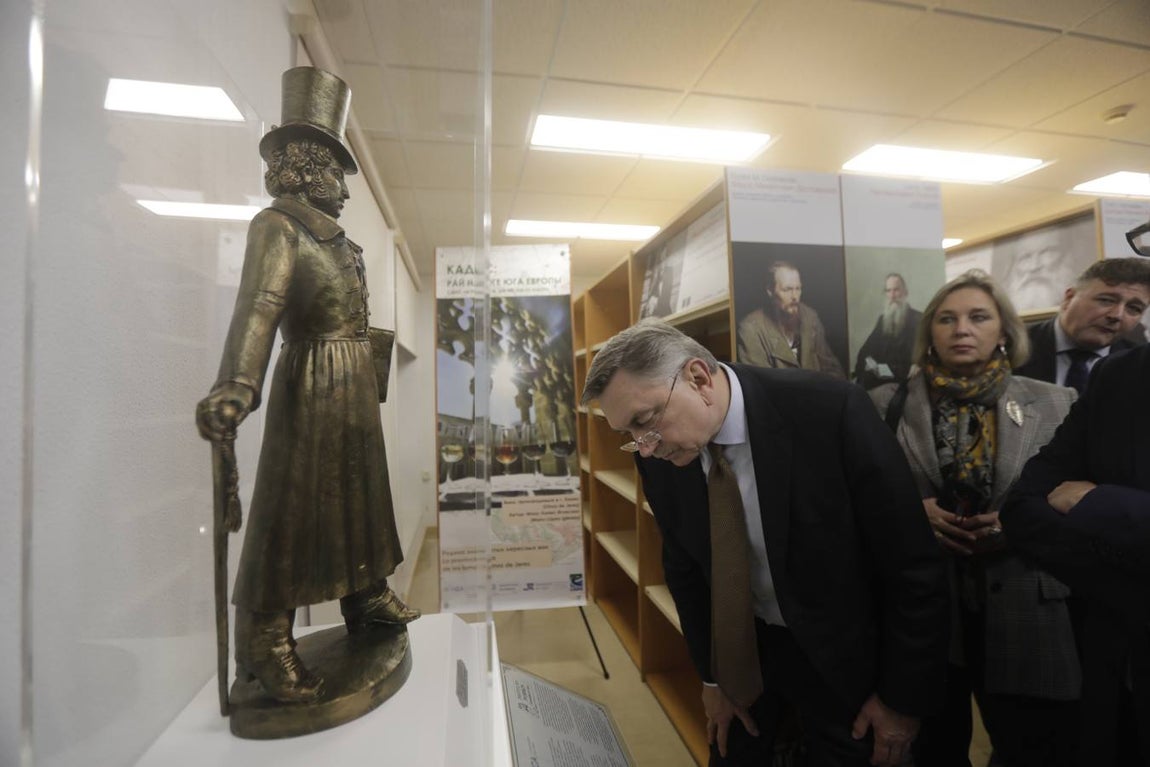 Inauguración de la primera biblioteca Pushkin en España