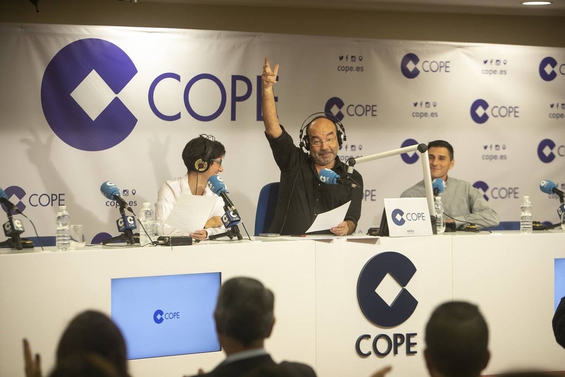 En imágenes, Ángel Expósito y su Linterna de Cope en Córdoba
