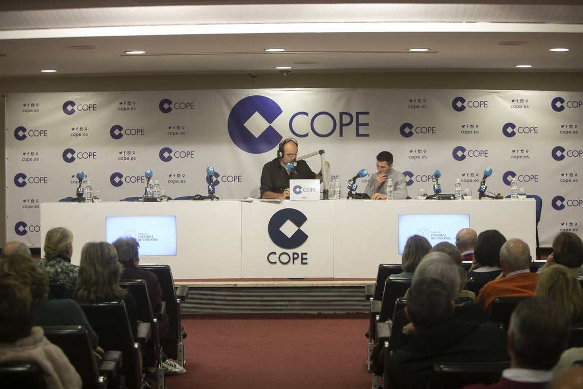 En imágenes, Ángel Expósito y su Linterna de Cope en Córdoba