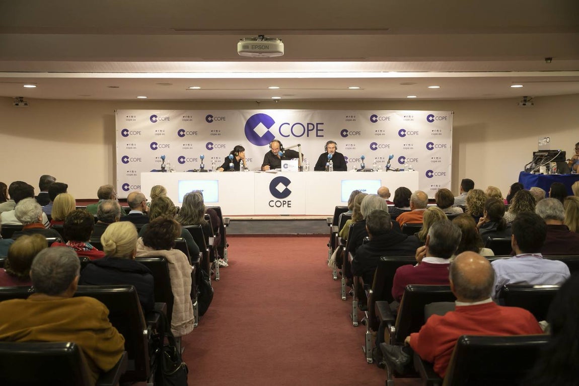 En imágenes, Ángel Expósito y su Linterna de Cope en Córdoba