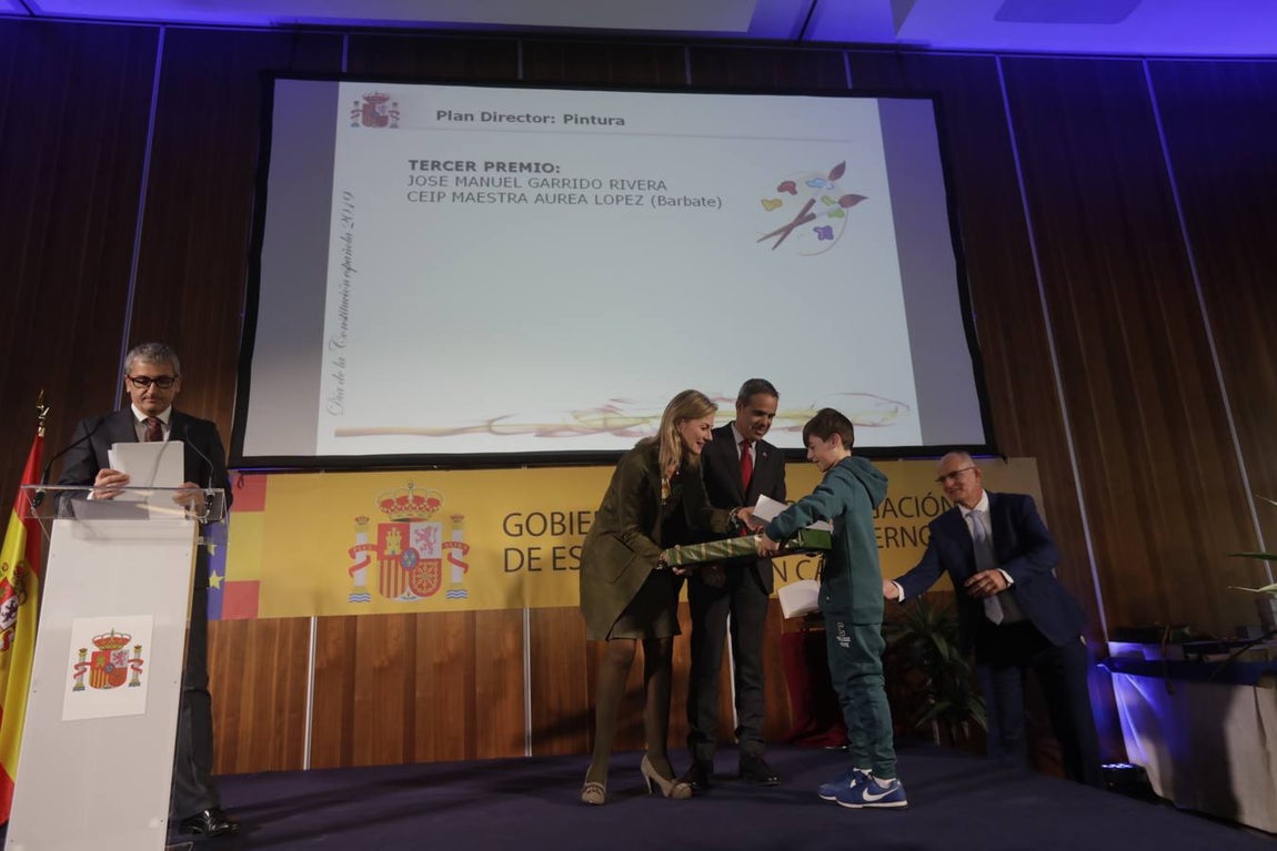 Entrega de distinciones de la Subdelegación por la conmemoración de la Constitución