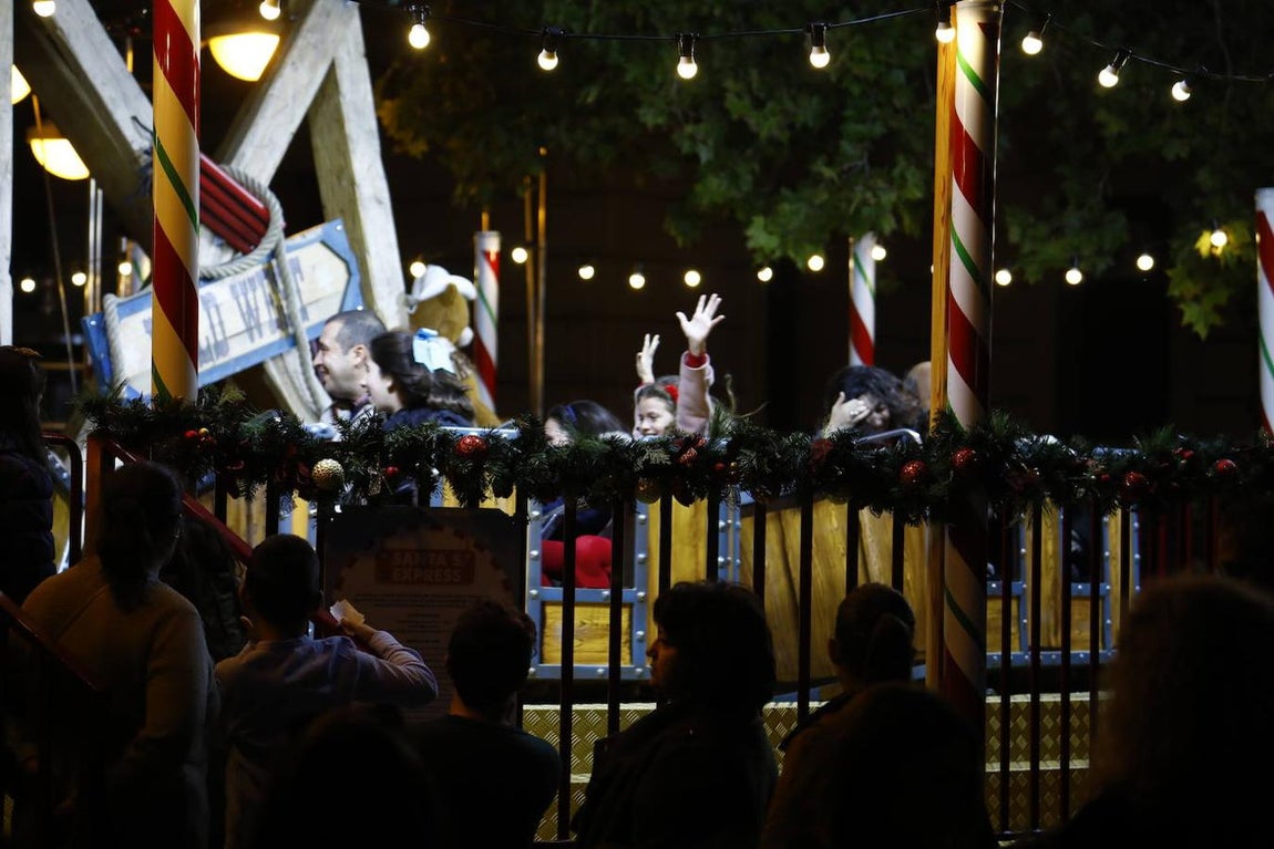 El ambiente navideño del viernes del puente en Córdoba, en imágenes