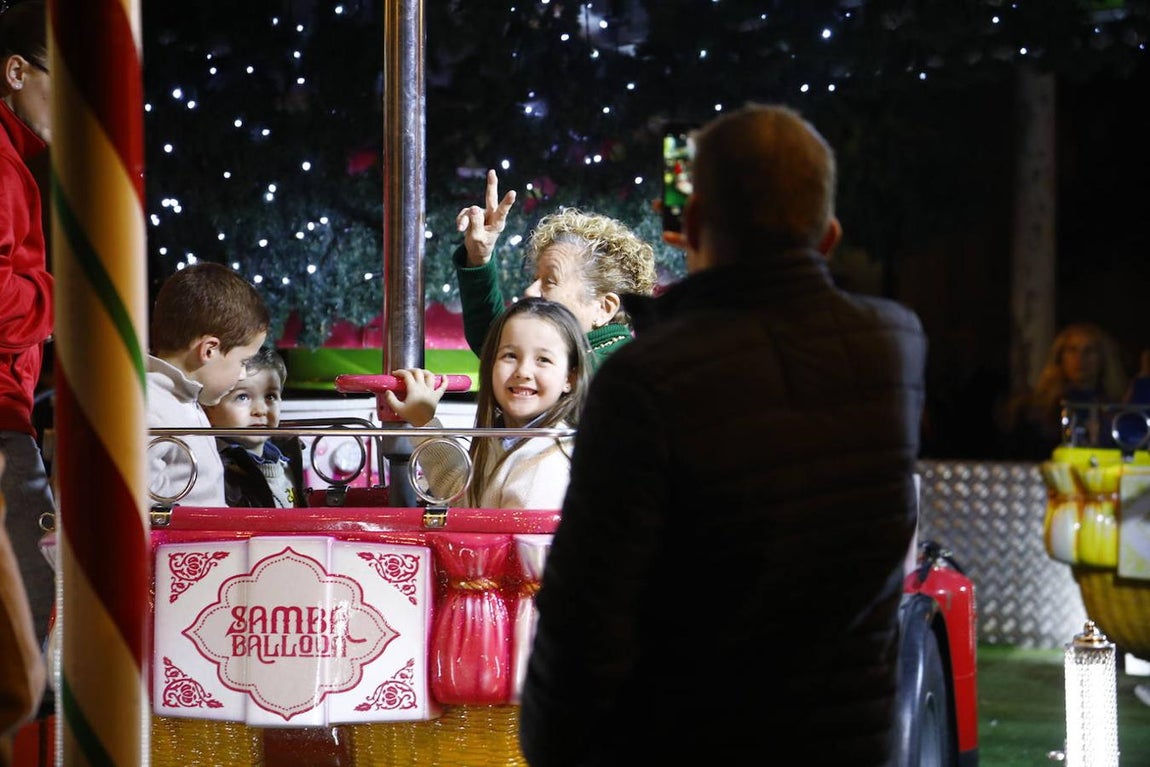 El ambiente navideño del viernes del puente en Córdoba, en imágenes
