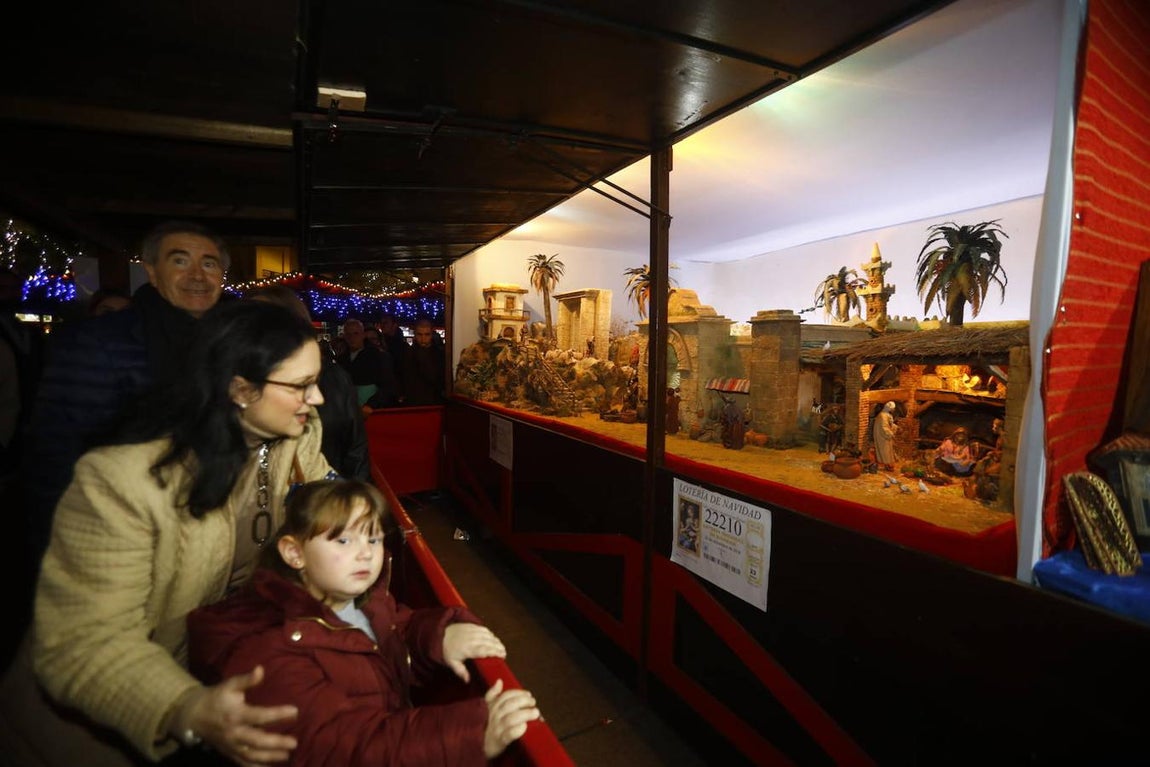 El ambiente navideño del viernes del puente en Córdoba, en imágenes