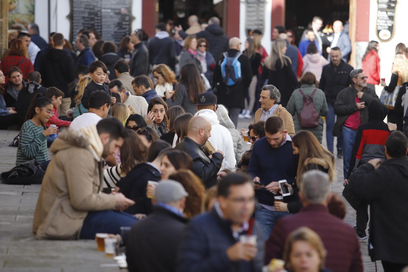 El ambiente turístico en Córdoba en el puente, en imágenes