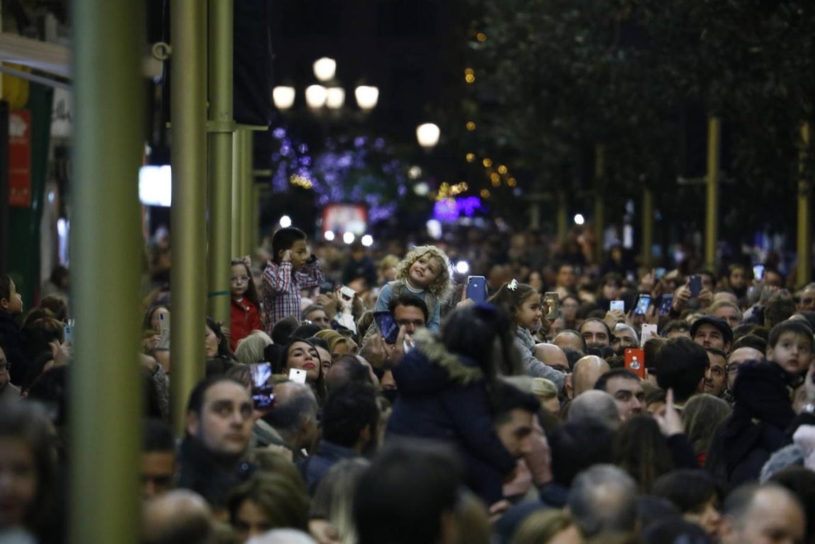 El ambiente navideño del viernes del puente en Córdoba, en imágenes