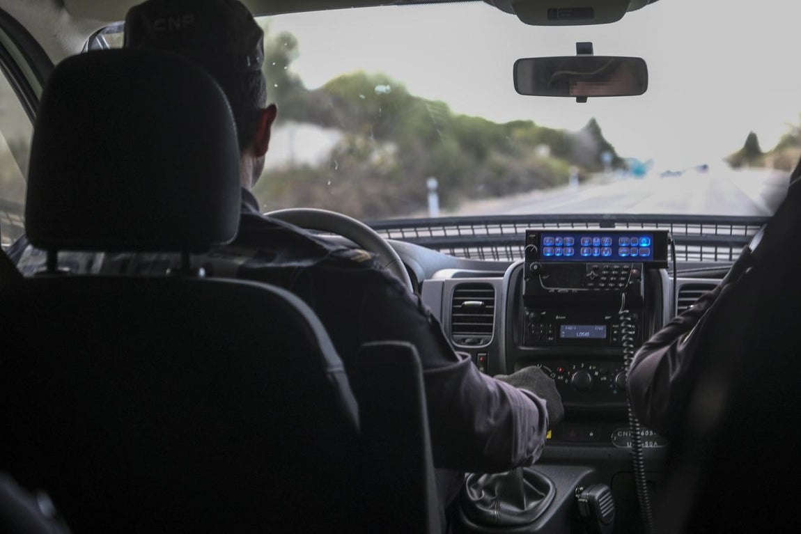 De patrulla con la Policía Nacional por Sanlúcar. Objetivo: mantener el control