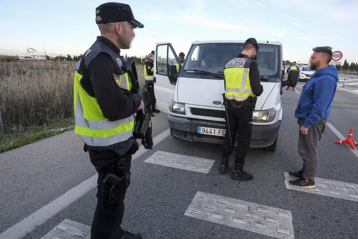 De patrulla con la Policía Nacional por Sanlúcar. Objetivo: mantener el control