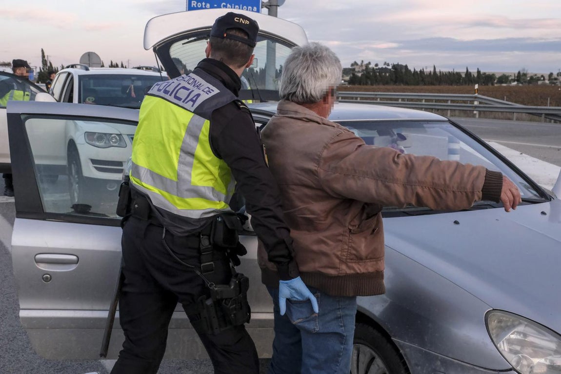 De patrulla con la Policía Nacional por Sanlúcar. Objetivo: mantener el control