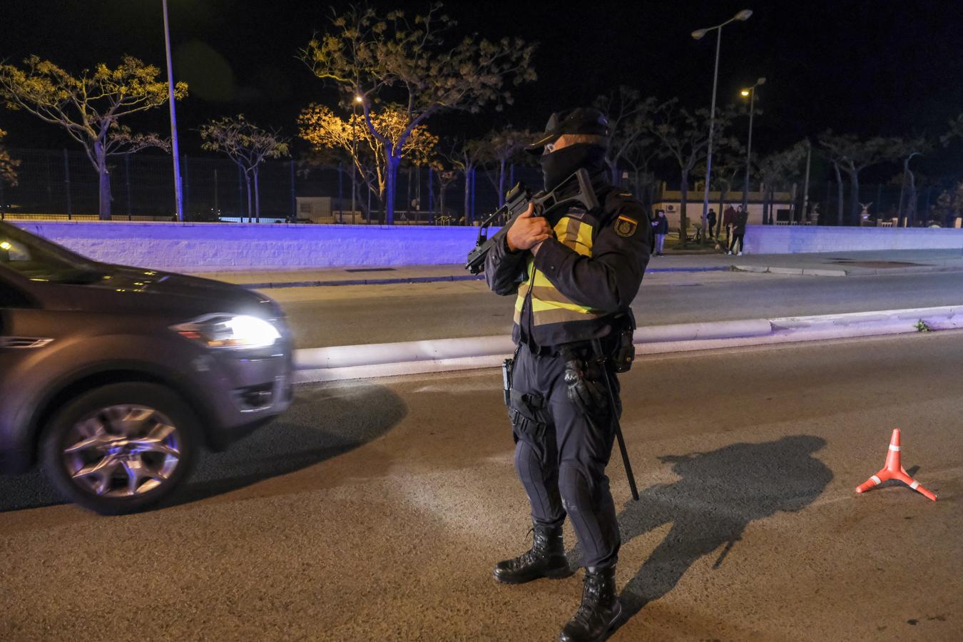 De patrulla con la Policía Nacional por Sanlúcar. Objetivo: mantener el control