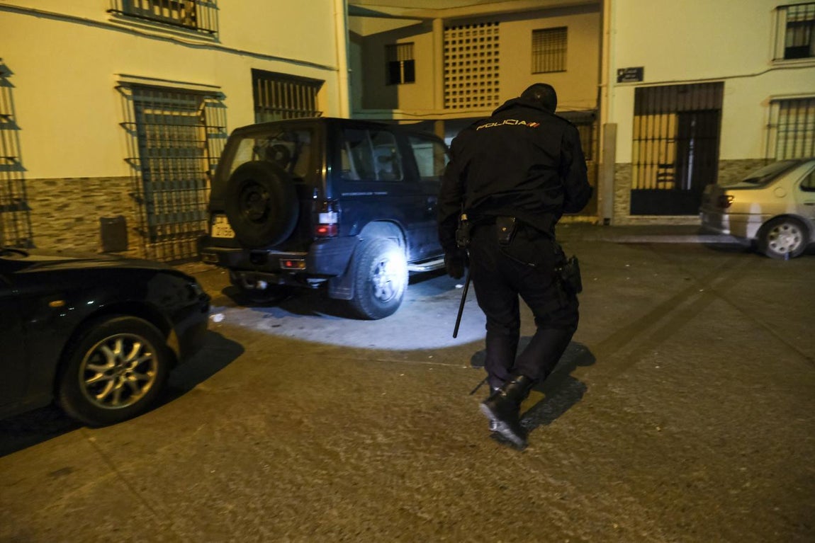 De patrulla con la Policía Nacional por Sanlúcar. Objetivo: mantener el control