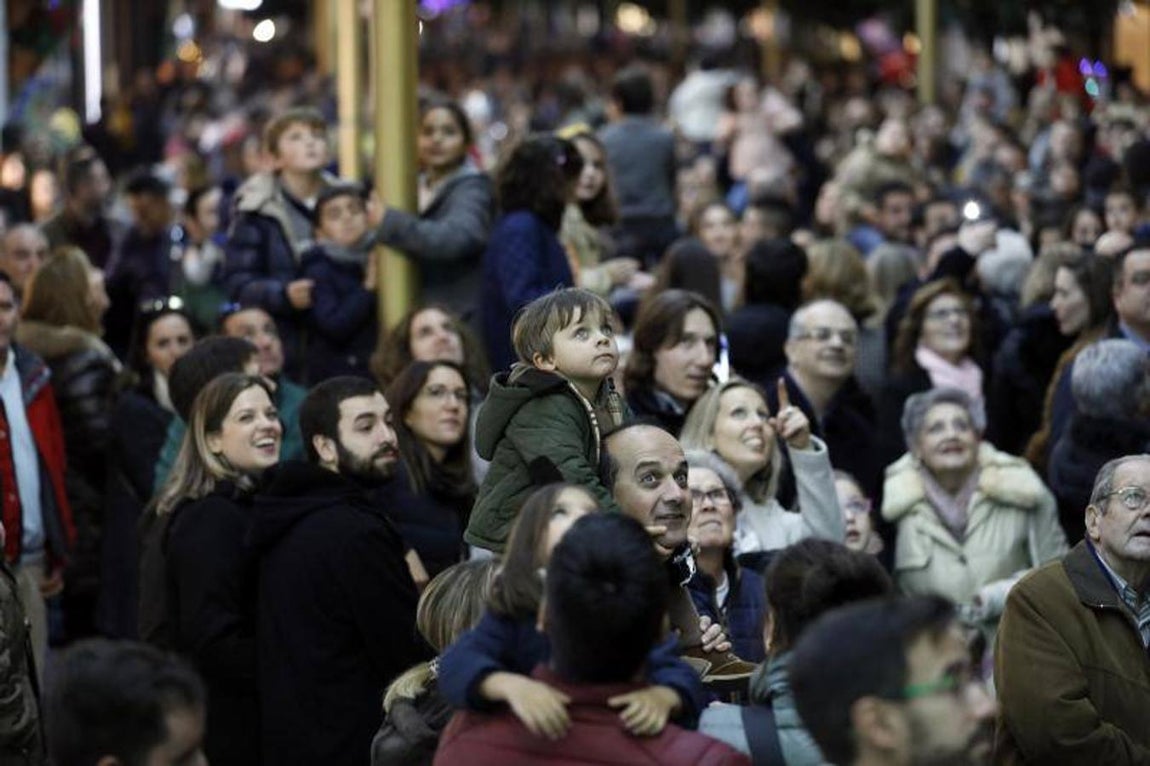 El tercer día del espectáculo de Cruz Conde y el ambiente navideño, en imágenes