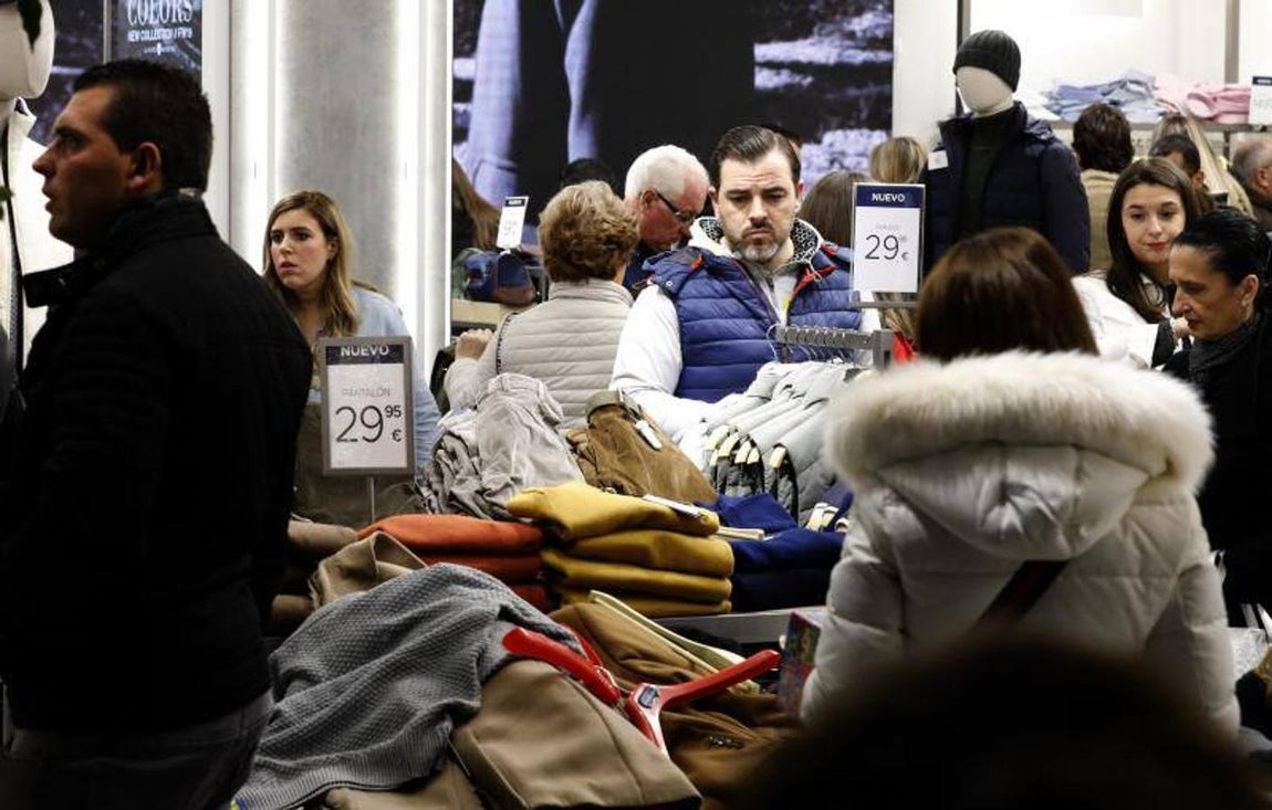 El tercer día del espectáculo de Cruz Conde y el ambiente navideño, en imágenes