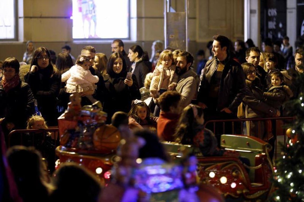 El tercer día del espectáculo de Cruz Conde y el ambiente navideño, en imágenes