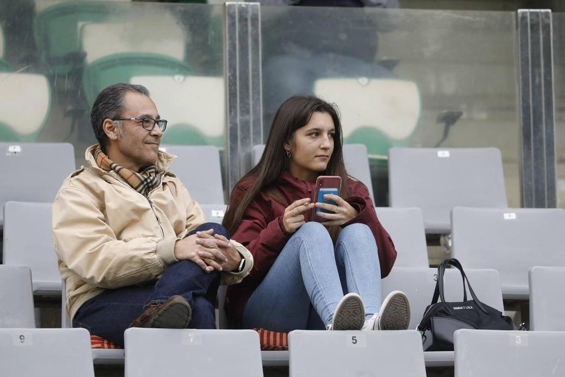 El ambiente en las gradas del Córdoba-Atlético Sanluqueño, en imágenes