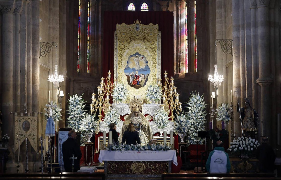 Los besamanos en Córdoba con motivo de la Inmaculada, en imágenes