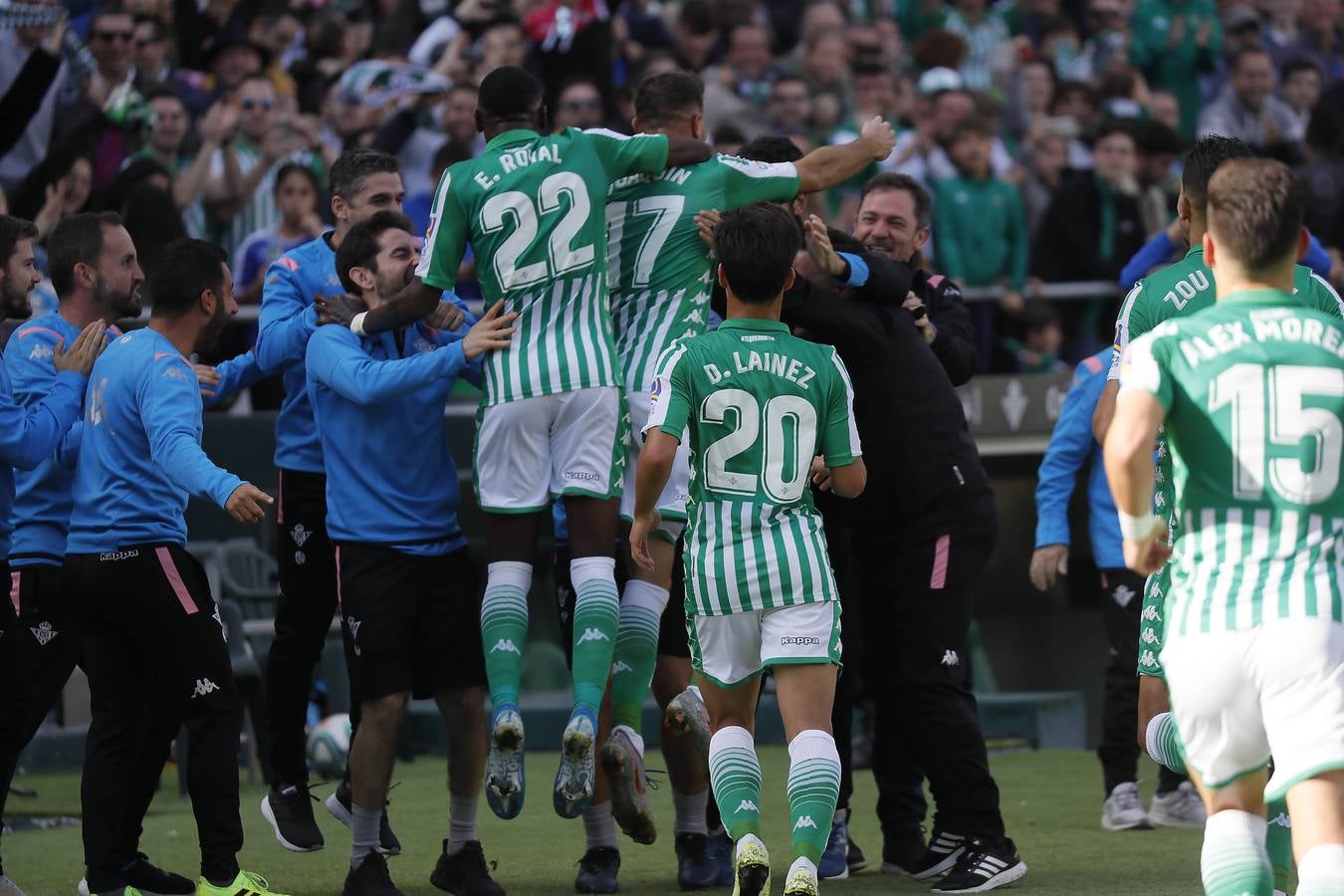 En imágenes, la victoria del Betis frente al Athletic en el Villamarín