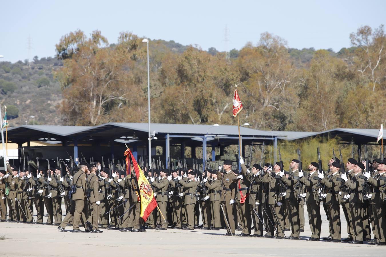 El desfile militar de la Brigada Guzmán El Bueno en Córdoba, en imágenes