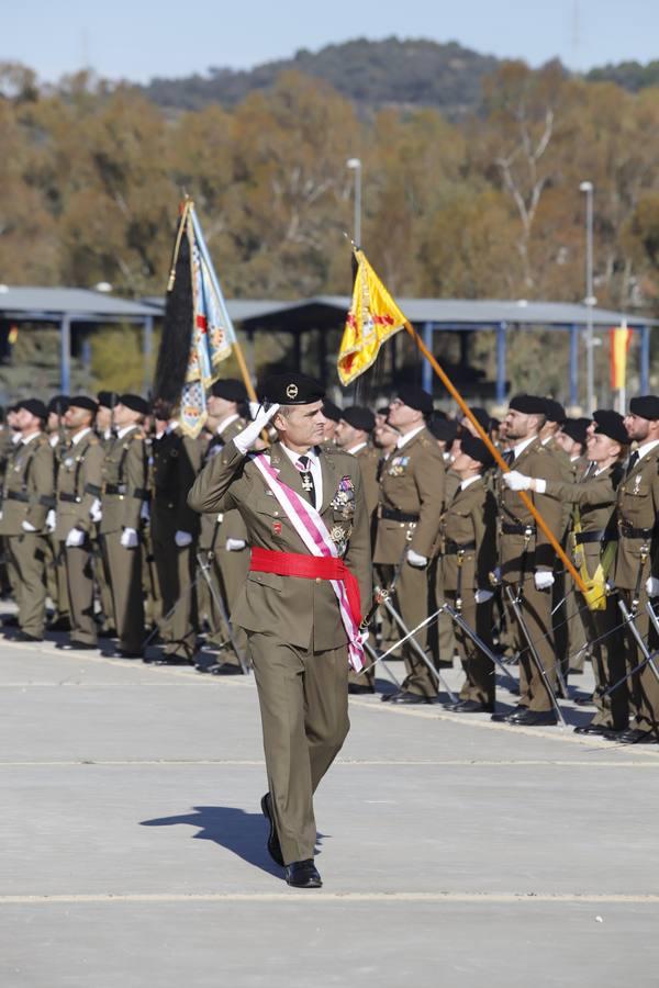 El desfile militar de la Brigada Guzmán El Bueno en Córdoba, en imágenes