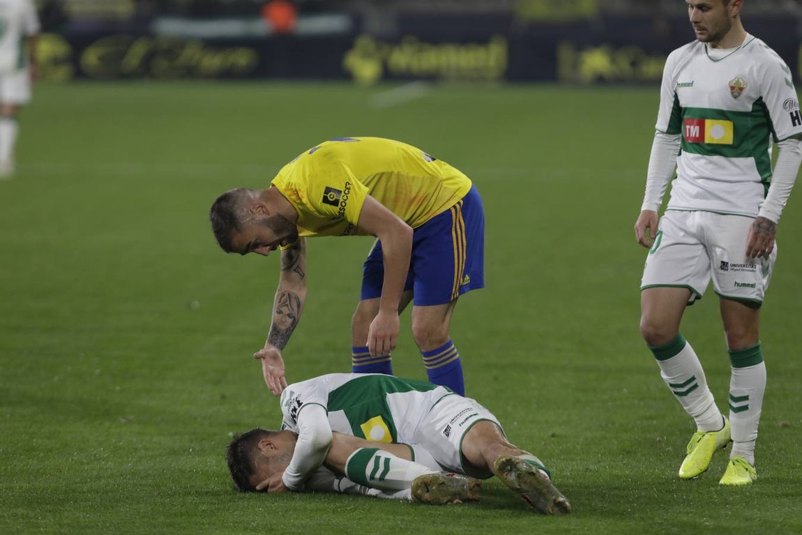 Las imágenes del partido Cádiz C.F. - Elche