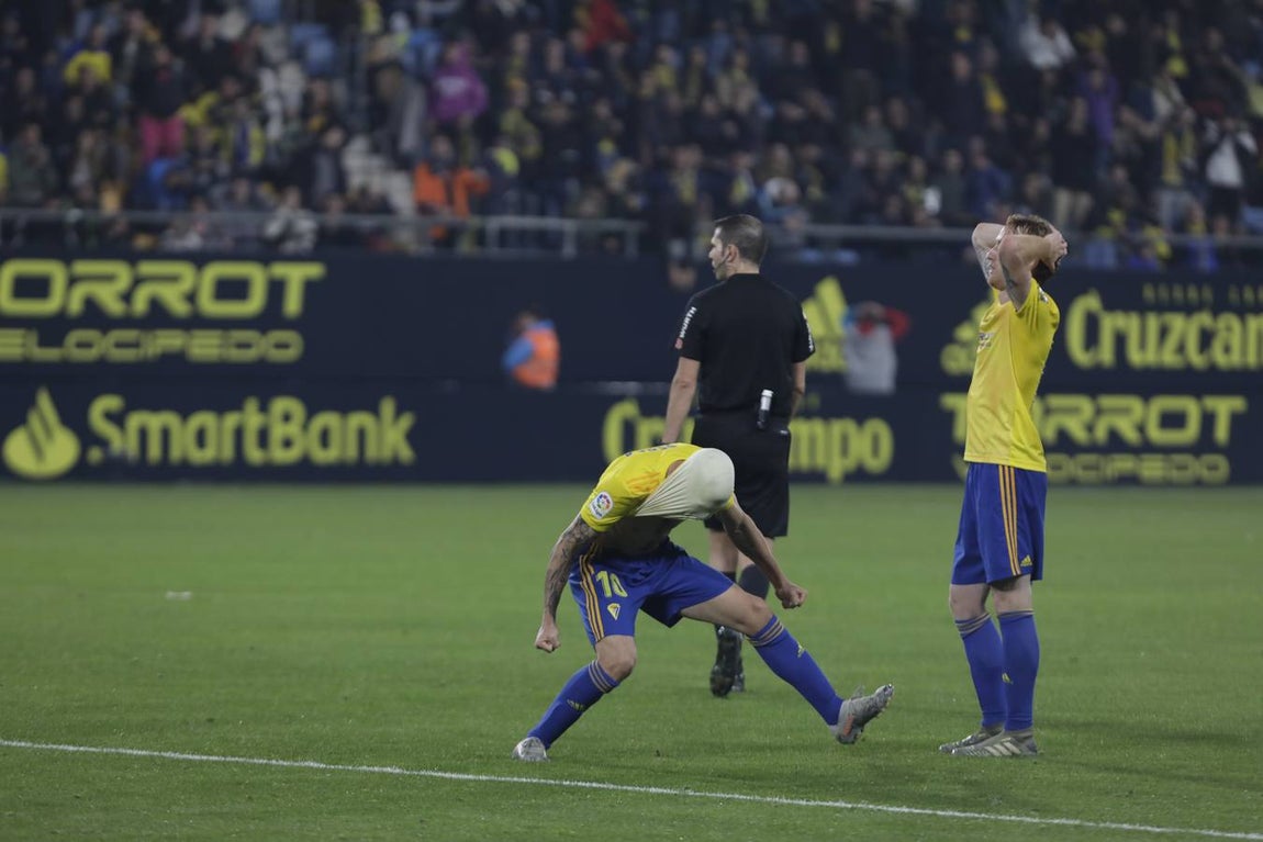 Las imágenes del partido Cádiz C.F. - Elche