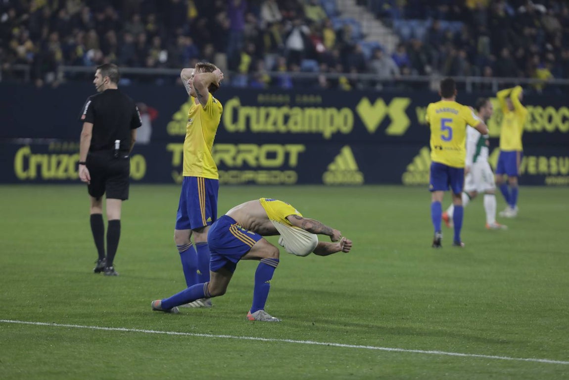 Las imágenes del partido Cádiz C.F. - Elche