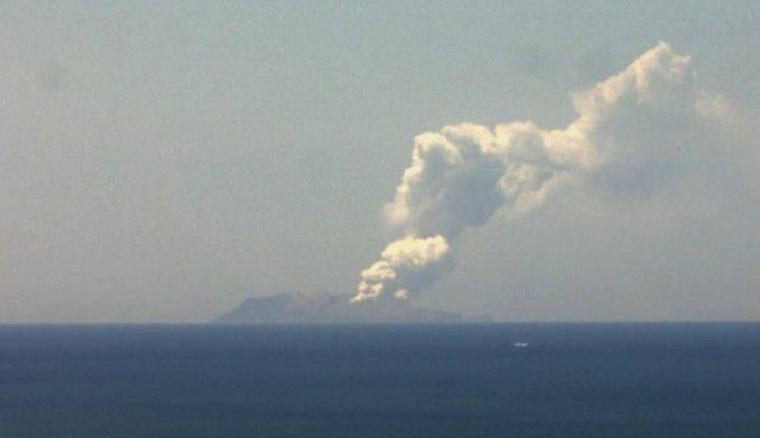 Las impresionantes imágenes de la erupción del volcán en Nueva Zelanda. 