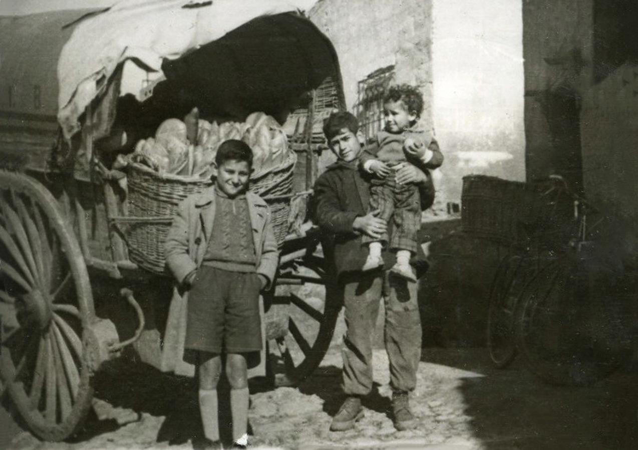 Cien años en imágenes de la panadería Brasal de Toledo