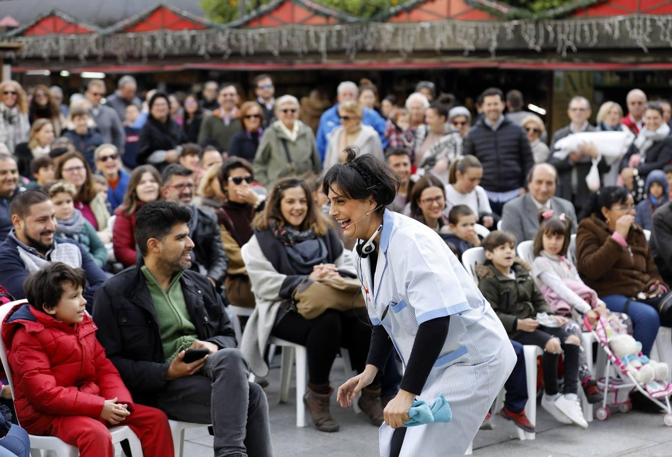 El lunes festivo bajo las luces de la Navidad en Córdoba, en imágenes