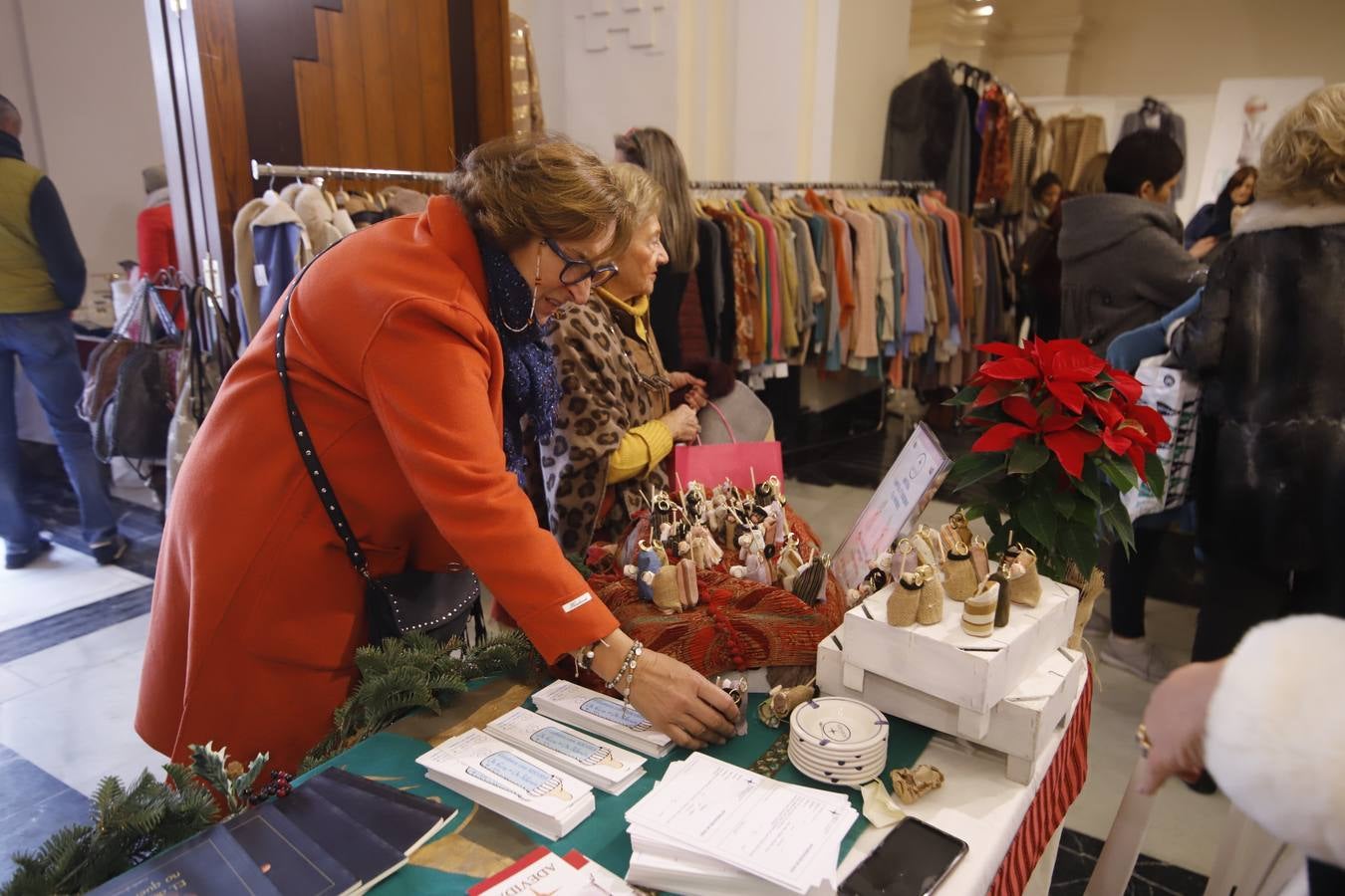 En imágenes, el Baratillo de Adevida de Navidad