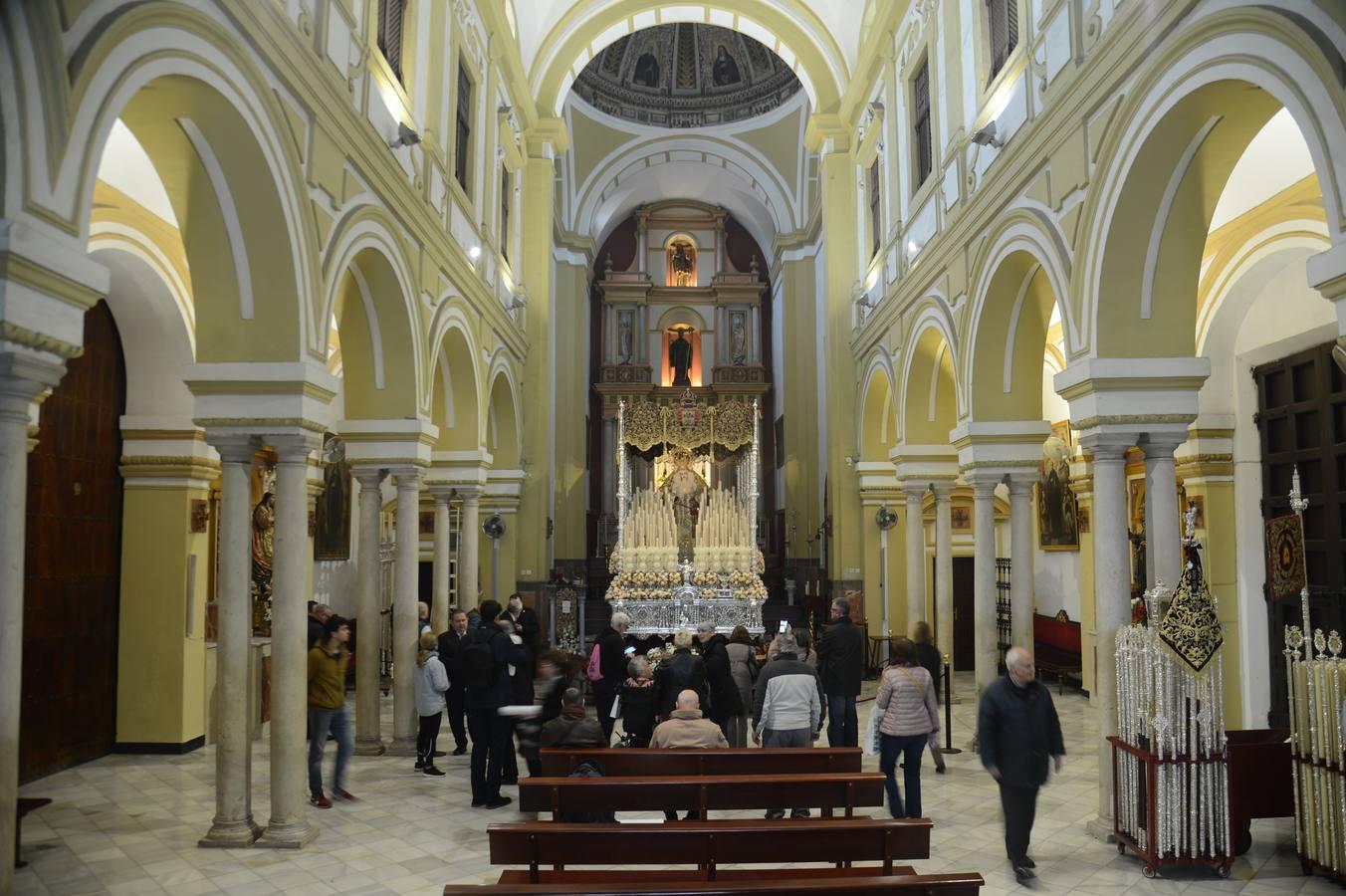 La Virgen de la Encarnación en su paso de palio