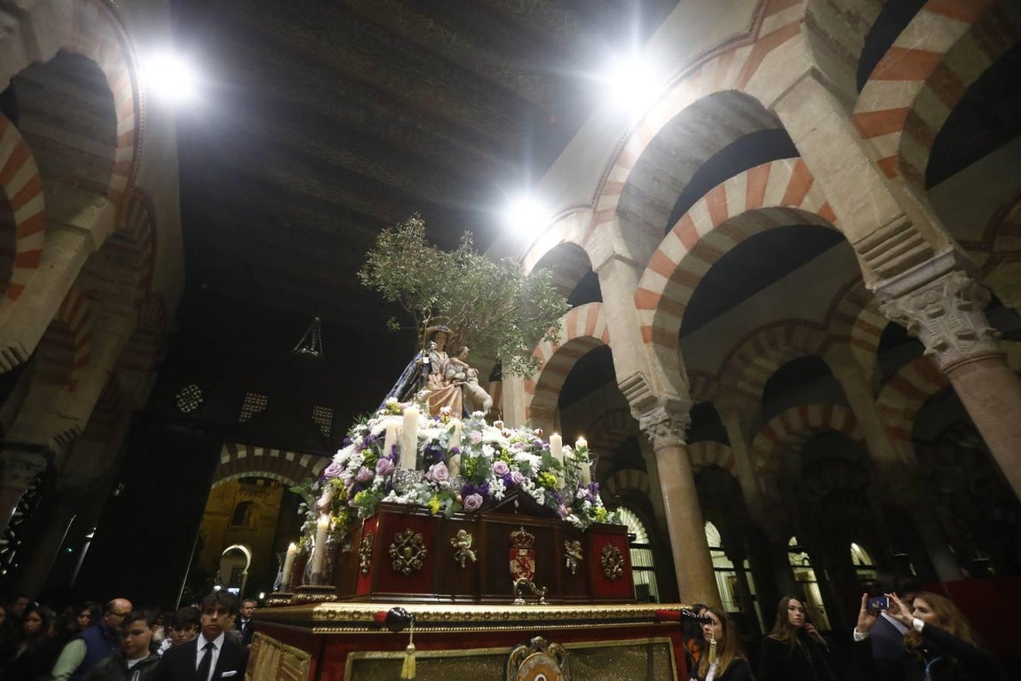 La procesión de la Divina Pastora de Córdoba, en imágenes