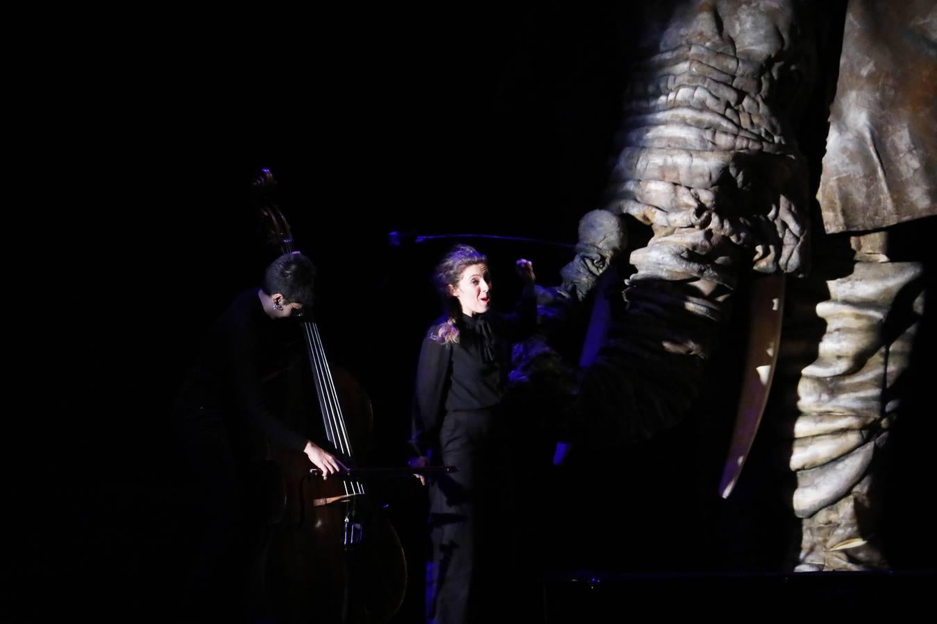 Espectáculo de títeres en el Gran Teatro de Córdoba, en imágenes