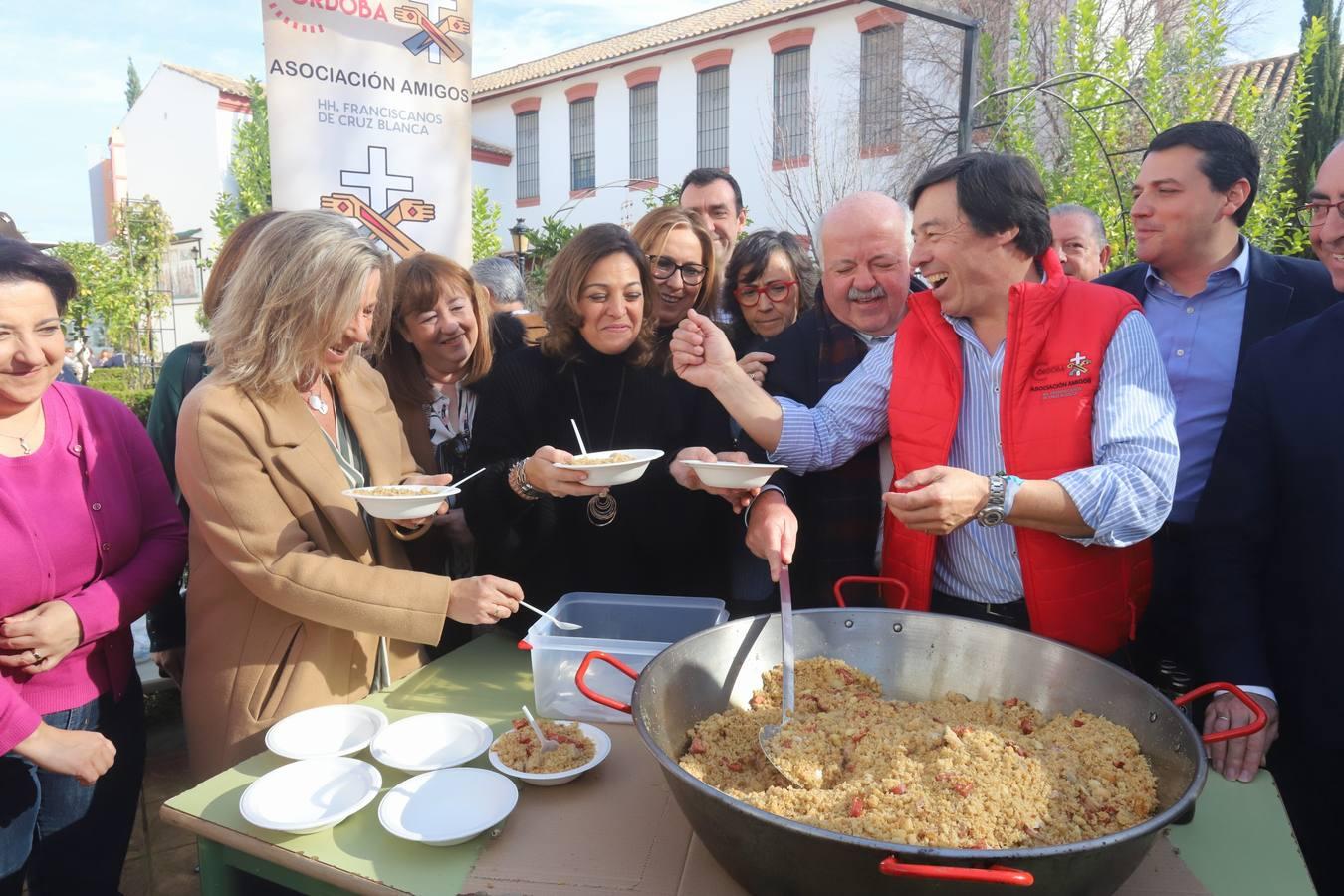 Las tradicionales migas de los hermanos de la Cruz Blanca en Córdoba, en imágenes