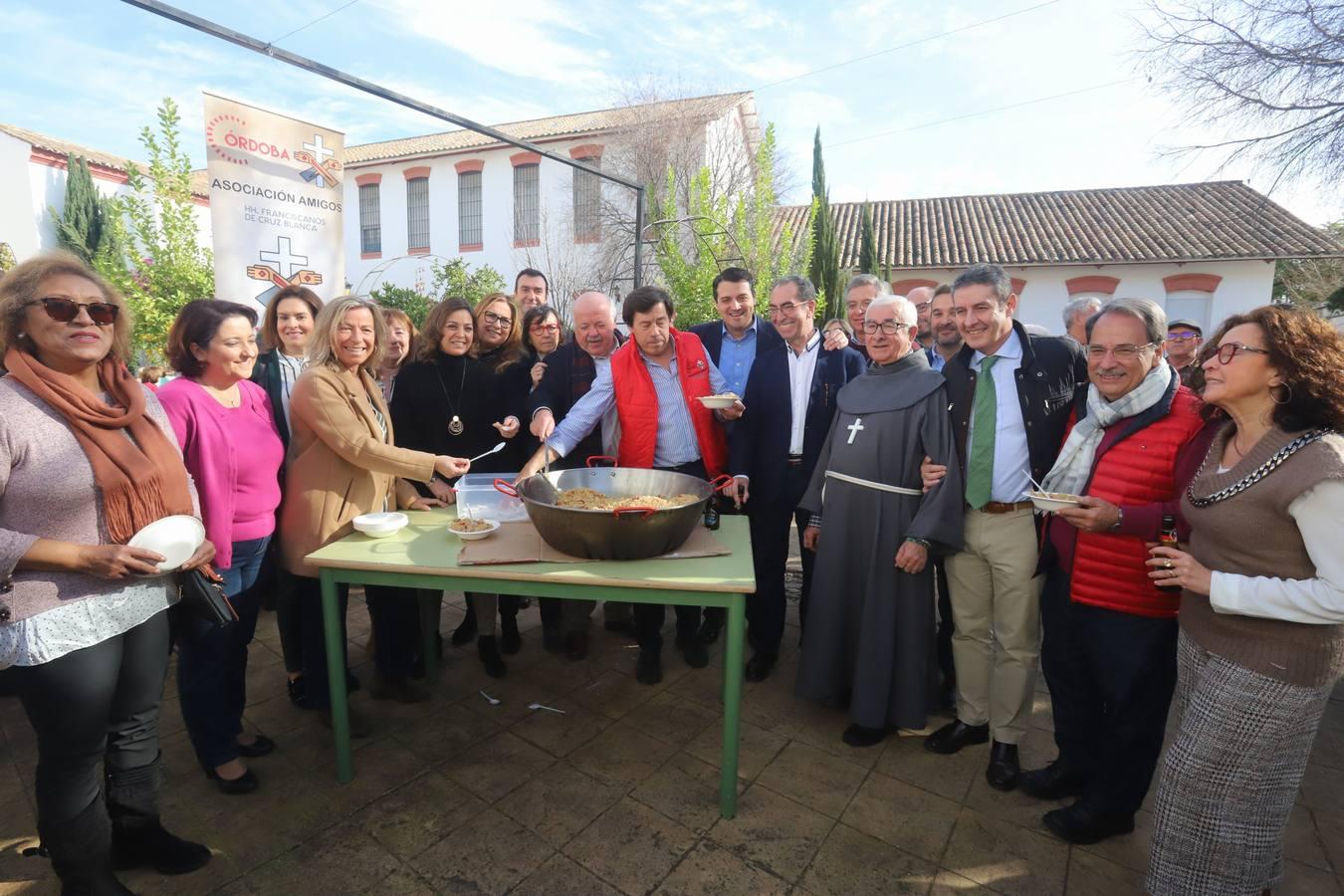 Las tradicionales migas de los hermanos de la Cruz Blanca en Córdoba, en imágenes