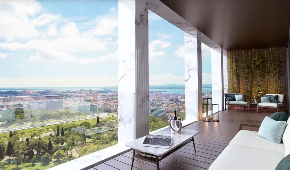 Ático Dúplex Castilho,33. CR7 es el deportista mejor pagado del mundo, justo por delante del jugador del Barcelona, Lionel Messi, y de la estrella de la NBA, LeBron James. Es difícil cuantificar su patrimionio neto. Según el nuevo contrato en la Juventus, vigente hasta junio de 2022, el portugués se ha asegurado percibir unos 30 millones por temporada mientras compita en Italia. El acuerdo de patrocinio más importante de Ronaldo es con Nike. Además ha creado su propia firma entorno a las siglas CR7 y gestiona varias empresas en múltiples sectores. La especulación inmobiliaria que se produce en Lisboa desde hace cinco años convierte los inmuebles del centro de la capital en bienes inaccesibles, pero todo está al alcance del astro del fútbol