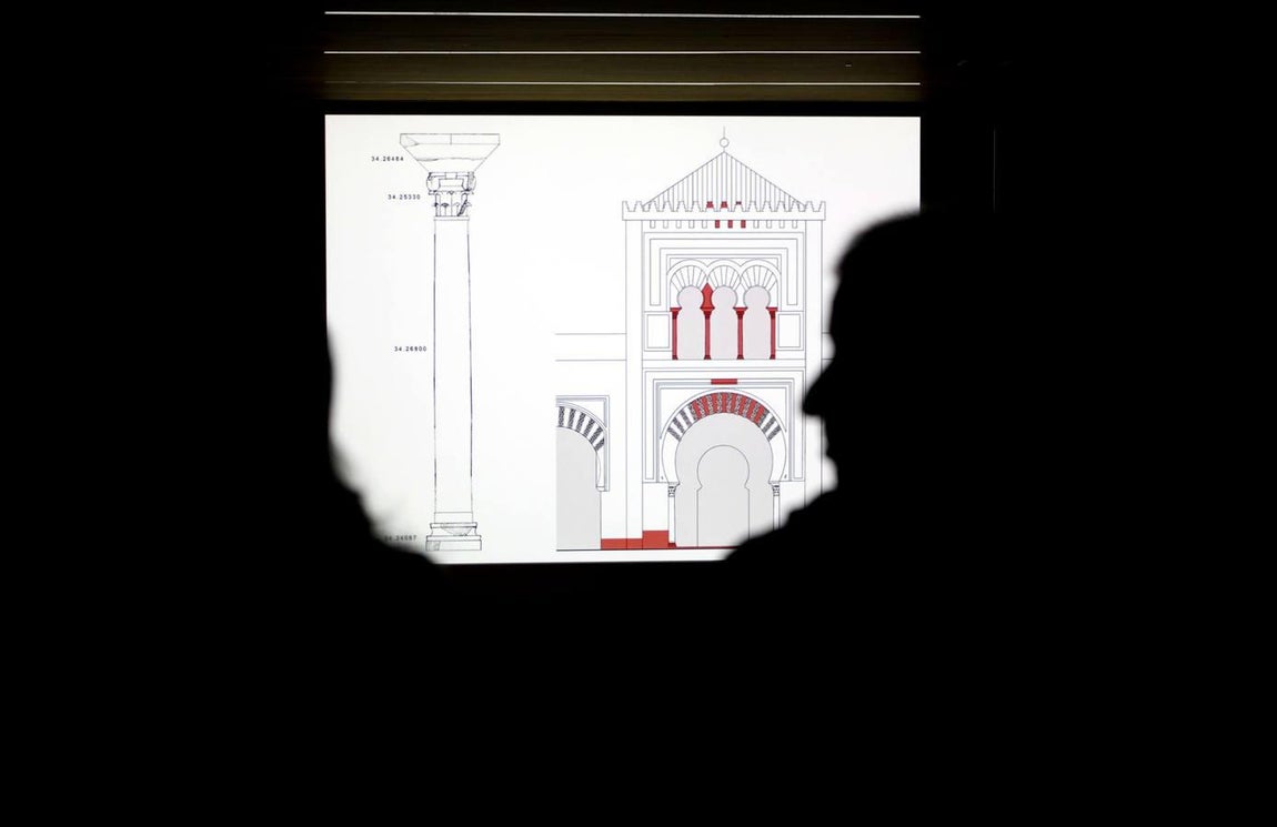 La presentación de los últimos hallazgos de la investigación en Medina Azahara, en imágenes