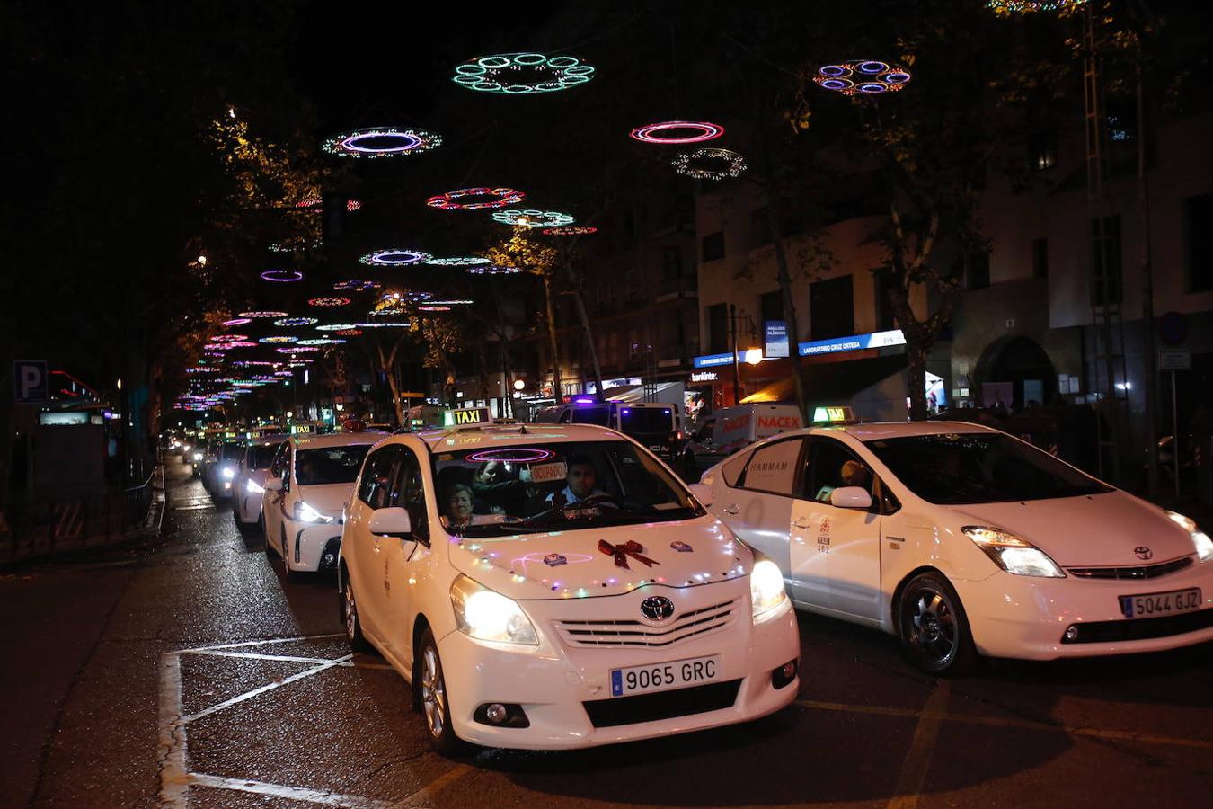 El paseo de la ilusión del taxi en Córdoba, en imágenes