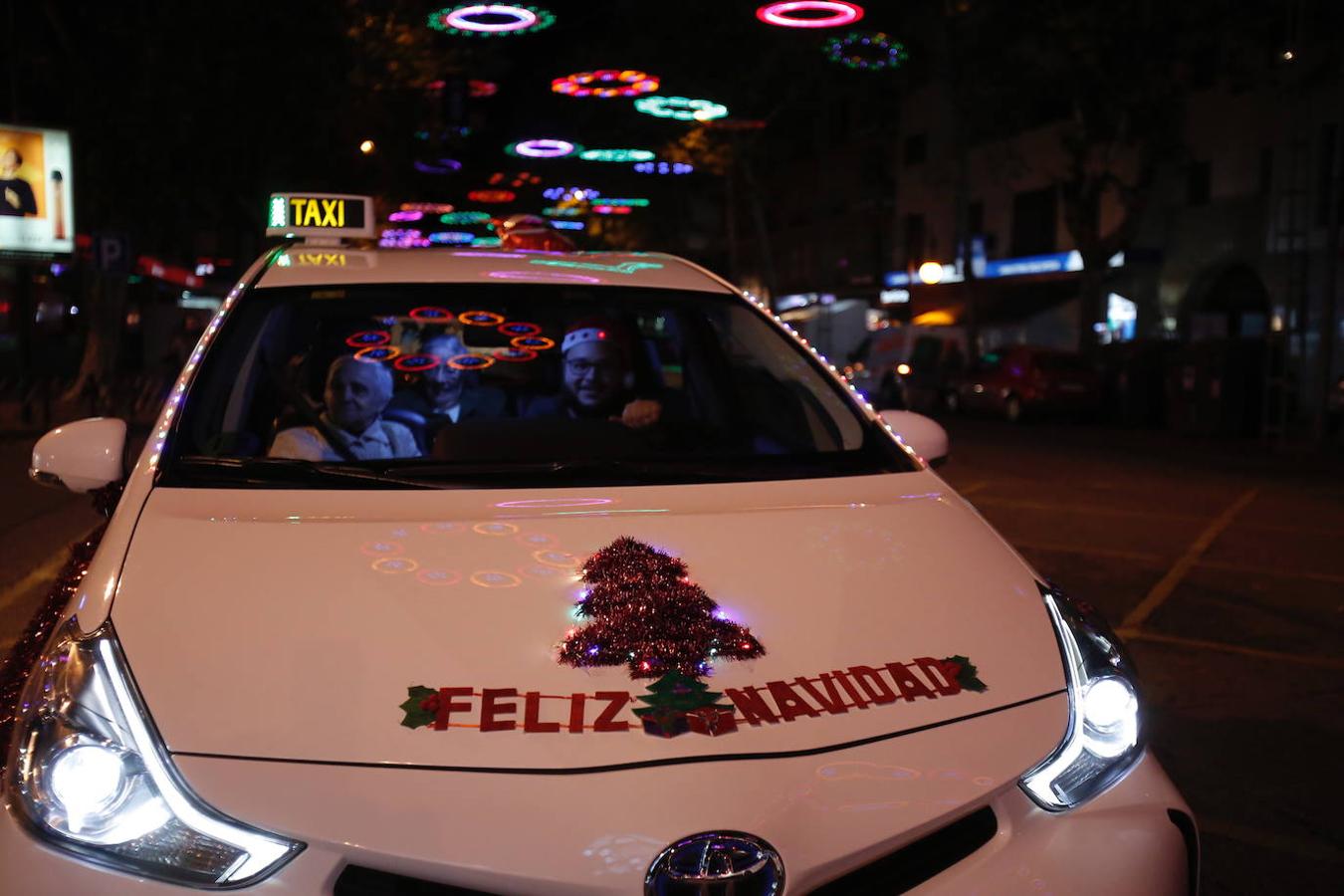 El paseo de la ilusión del taxi en Córdoba, en imágenes