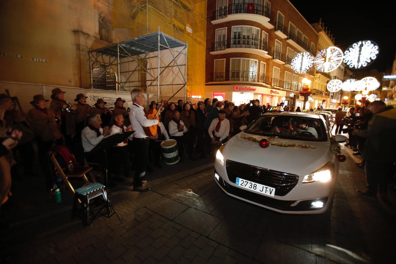 El paseo de la ilusión del taxi en Córdoba, en imágenes