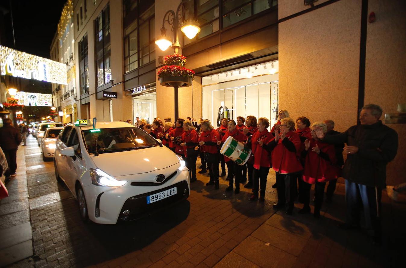 El paseo de la ilusión del taxi en Córdoba, en imágenes