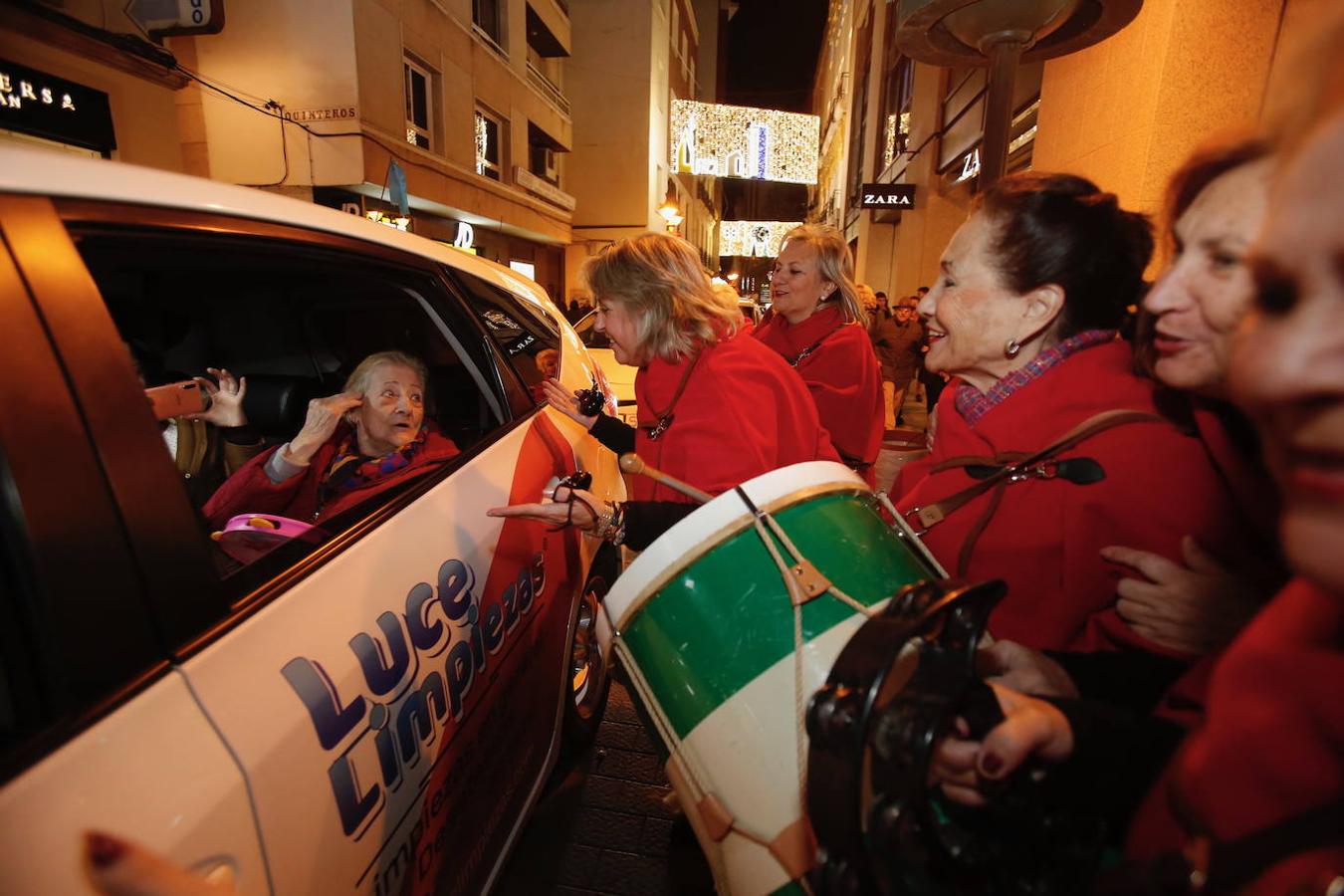 El paseo de la ilusión del taxi en Córdoba, en imágenes