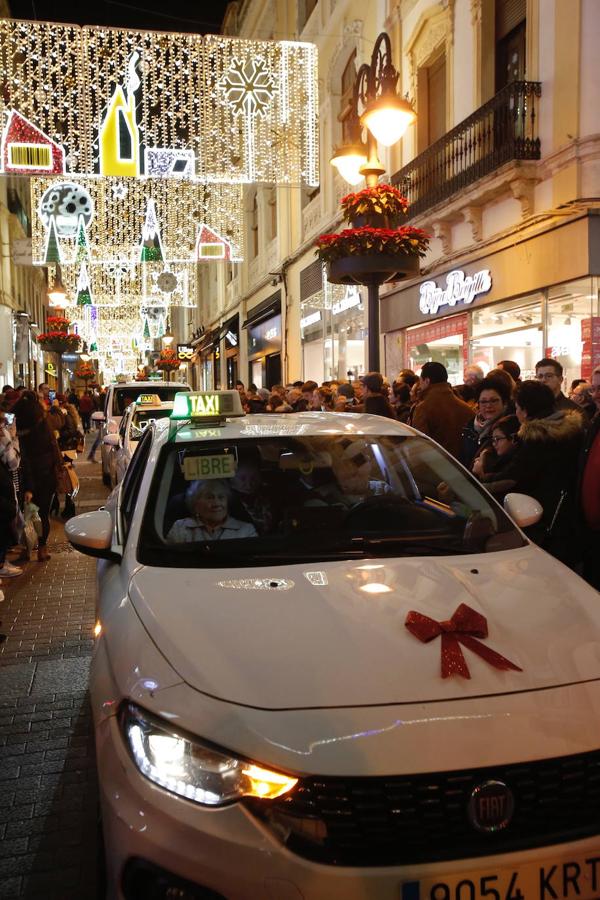 El paseo de la ilusión del taxi en Córdoba, en imágenes